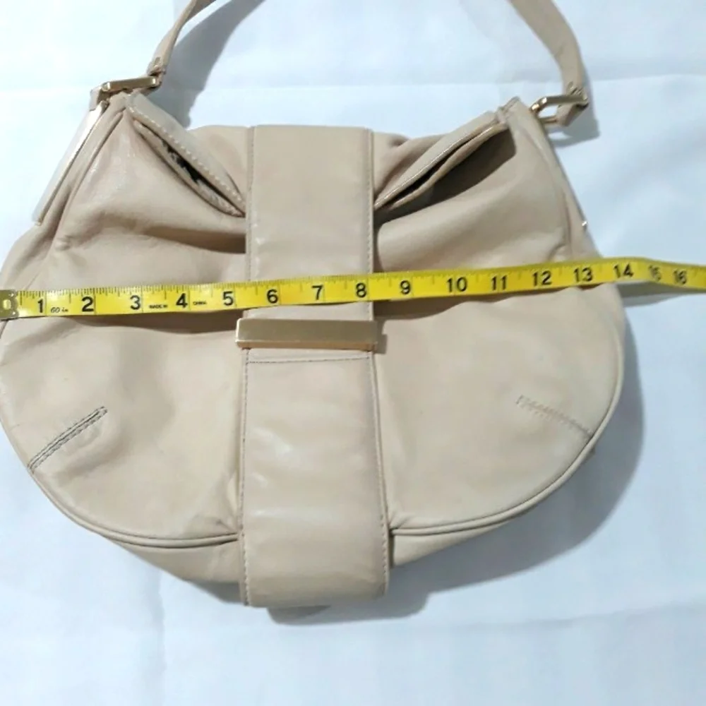 Vintage Banana Republic Cow Leather Bag Cream Women's Shoulder Bag Snap Closure